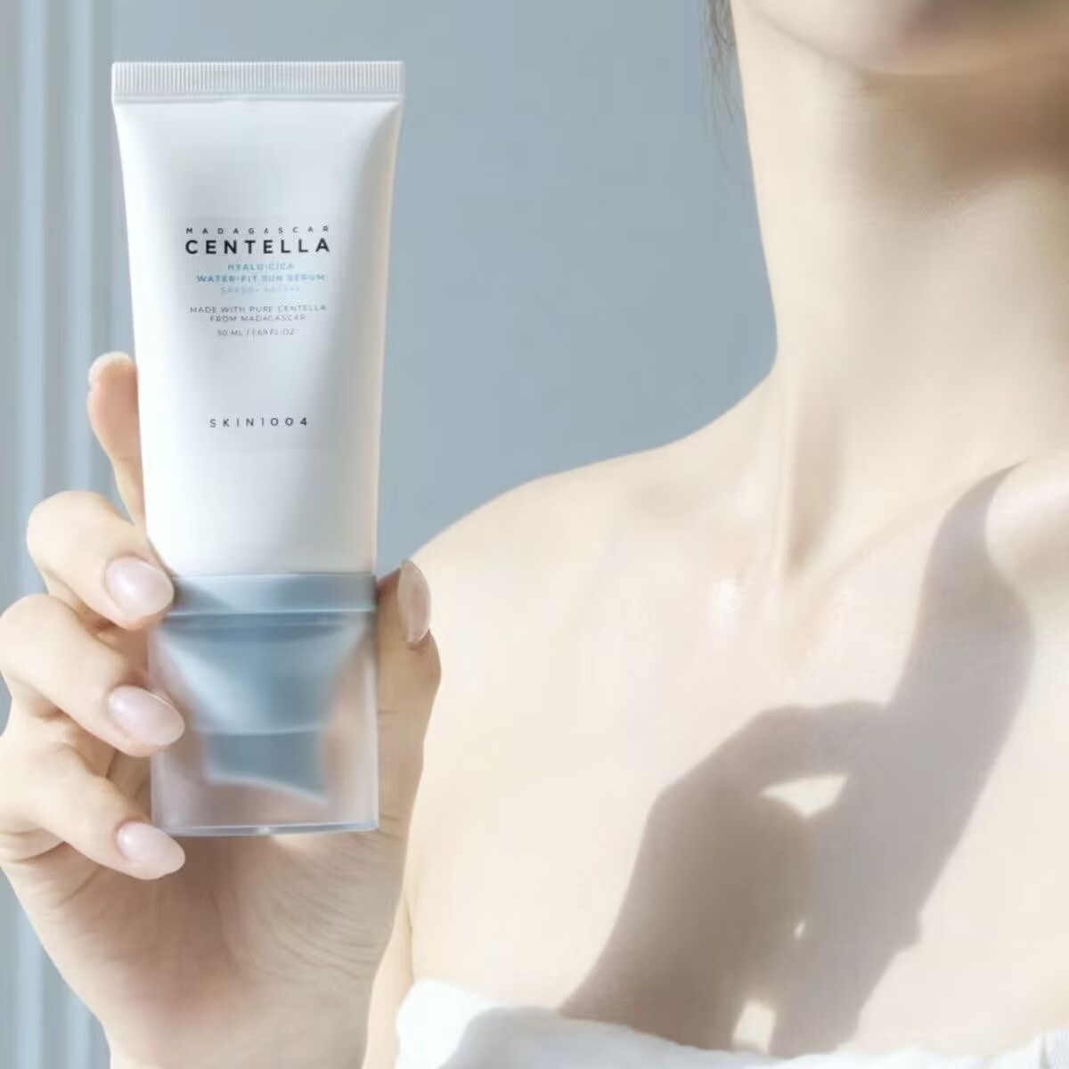 เซรั่มกันแดดสูตรน้ำ Hyalu Cica - Skincare Centella บทวิจารณ์และราคา
